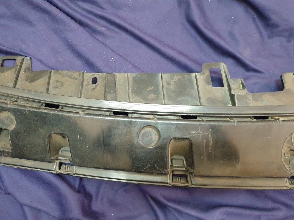 Mercedes-Benz GLA X156 Front Bumper Upper Radiator Bracket