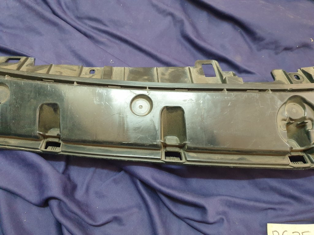 Mercedes-Benz GLA X156 Front Bumper Upper Radiator Bracket