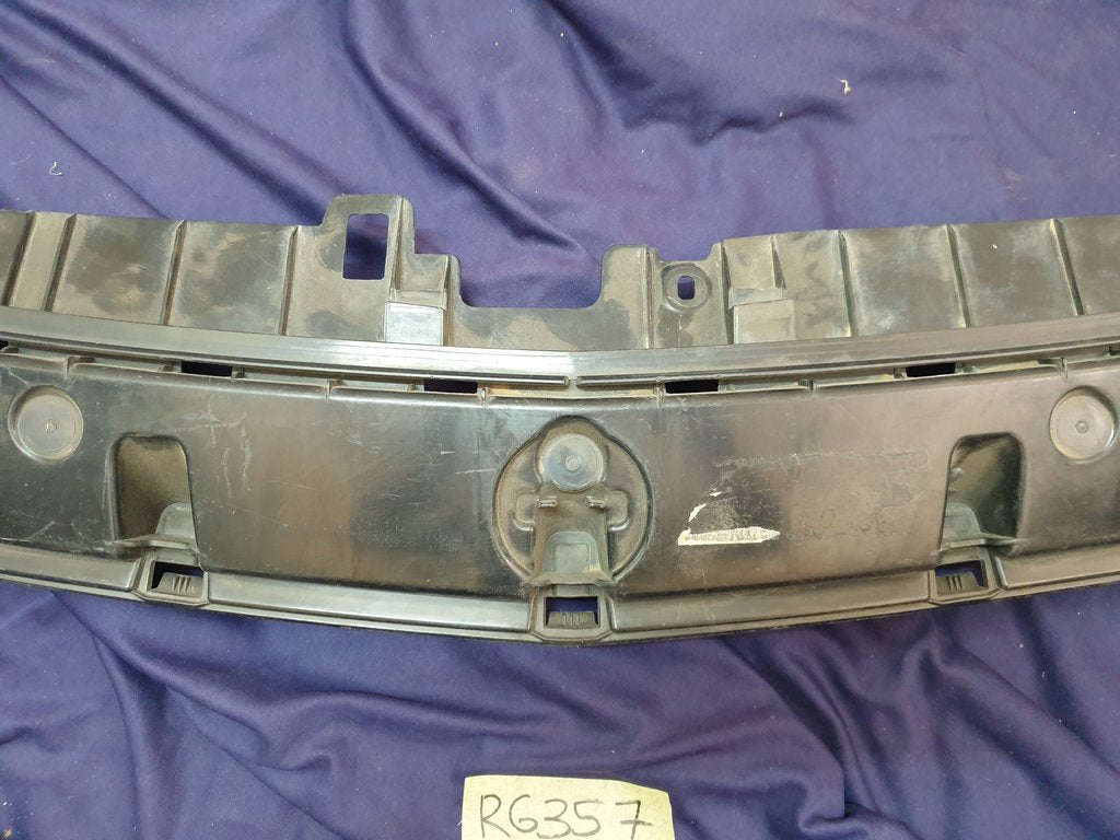 Mercedes-Benz GLA X156 Front Bumper Upper Radiator Bracket