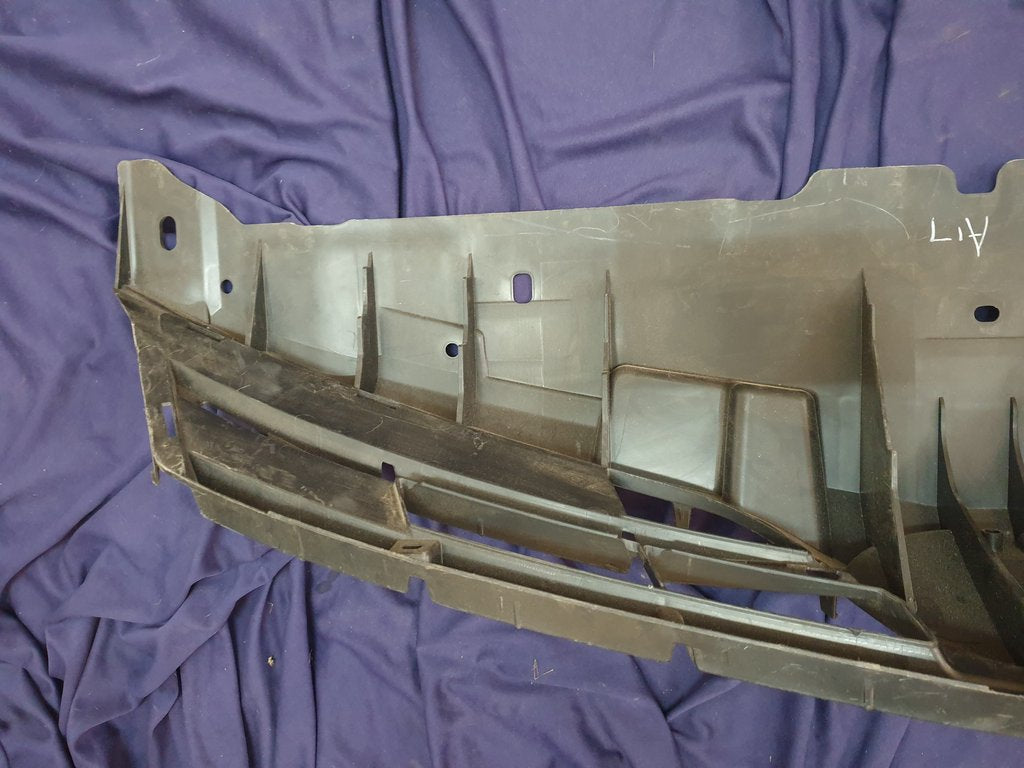 Toyota Yaris Radiator Grille - Light Wear and Tear