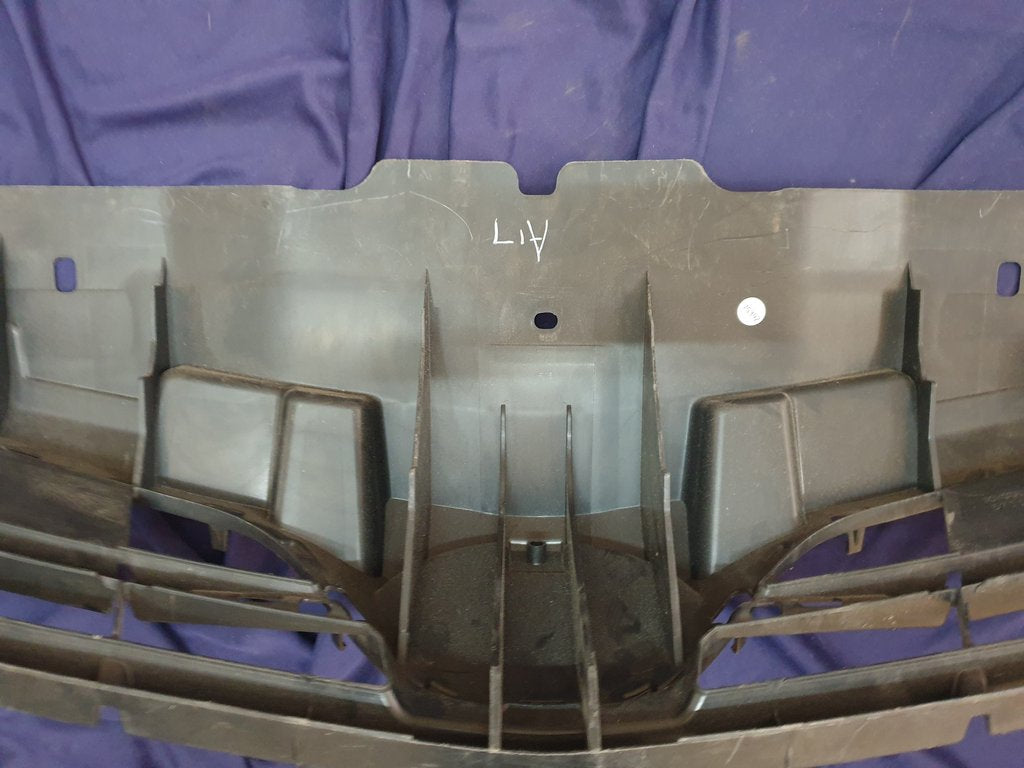 Toyota Yaris Radiator Grille - Light Wear and Tear