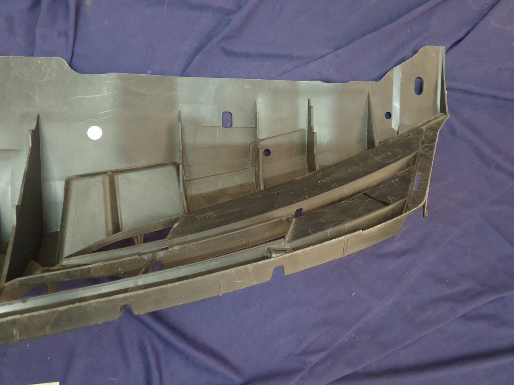 Toyota Yaris Radiator Grille - Light Wear and Tear
