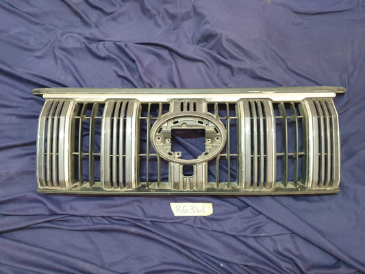 Toyota Land Cruiser Prado Radiator Grille - Wear and Tear