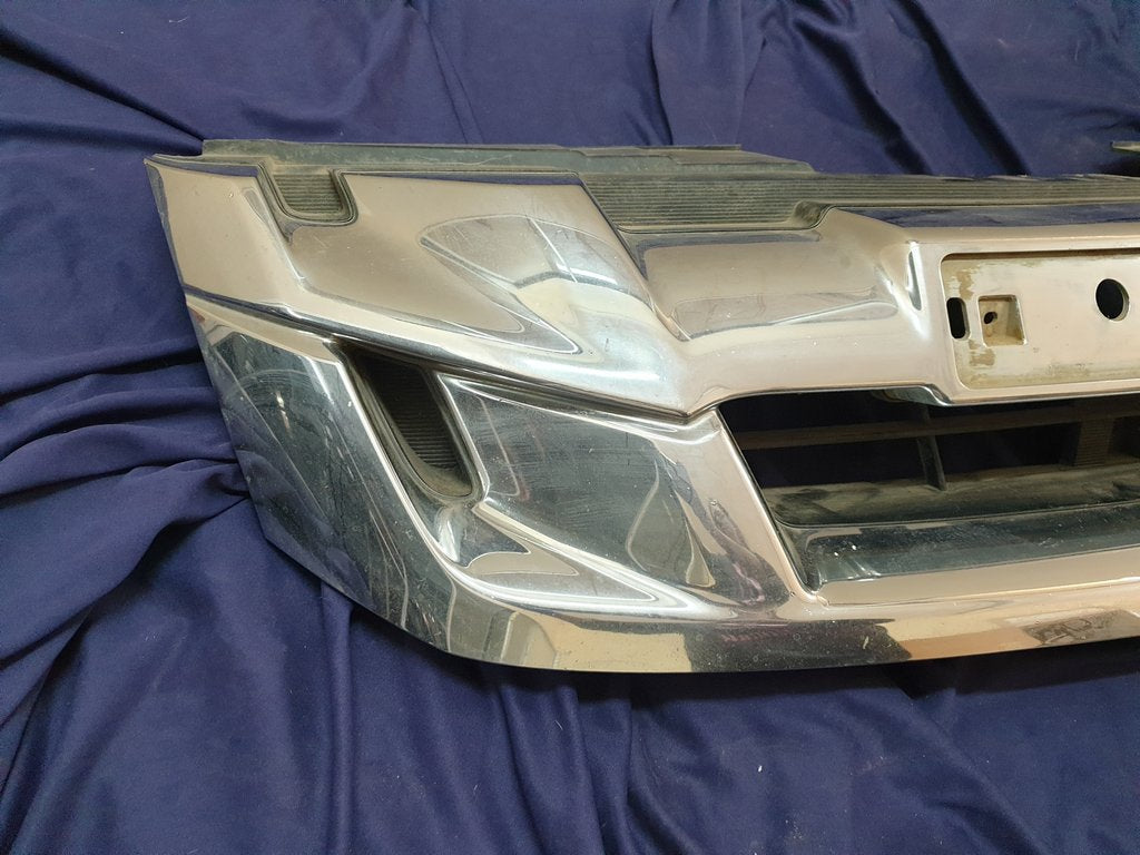 Isuzu D-Max Radiator Grille - Light Wear and Tear
