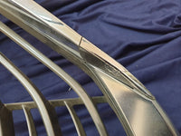Lexus ES 300 Radiator Grille - Chrome Surround Broken