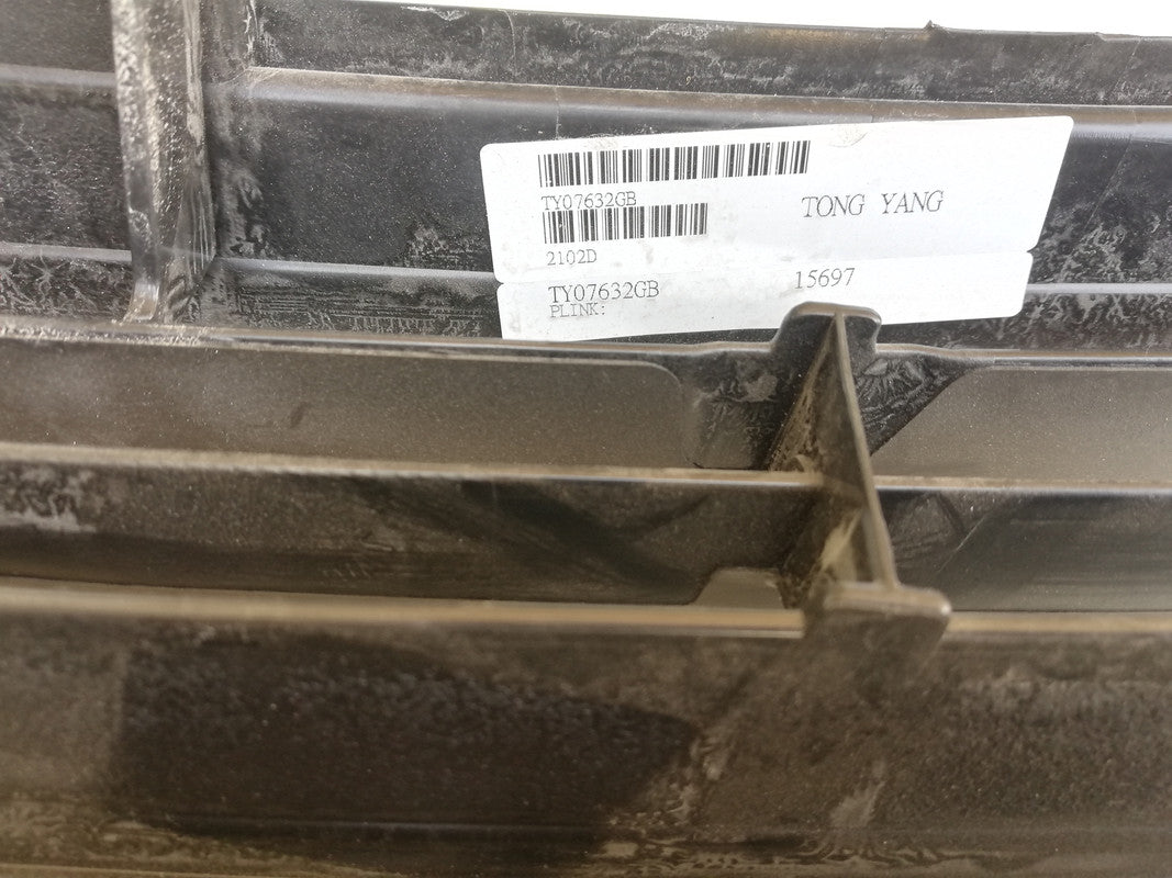 Toyota Aftermarket Hilux GD6 Radiator Grille Black w/ Black Beading