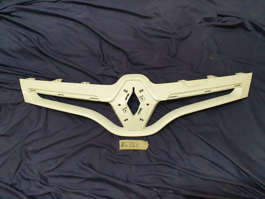 Renault Scenic III Radiator Grille - Wear and Tear