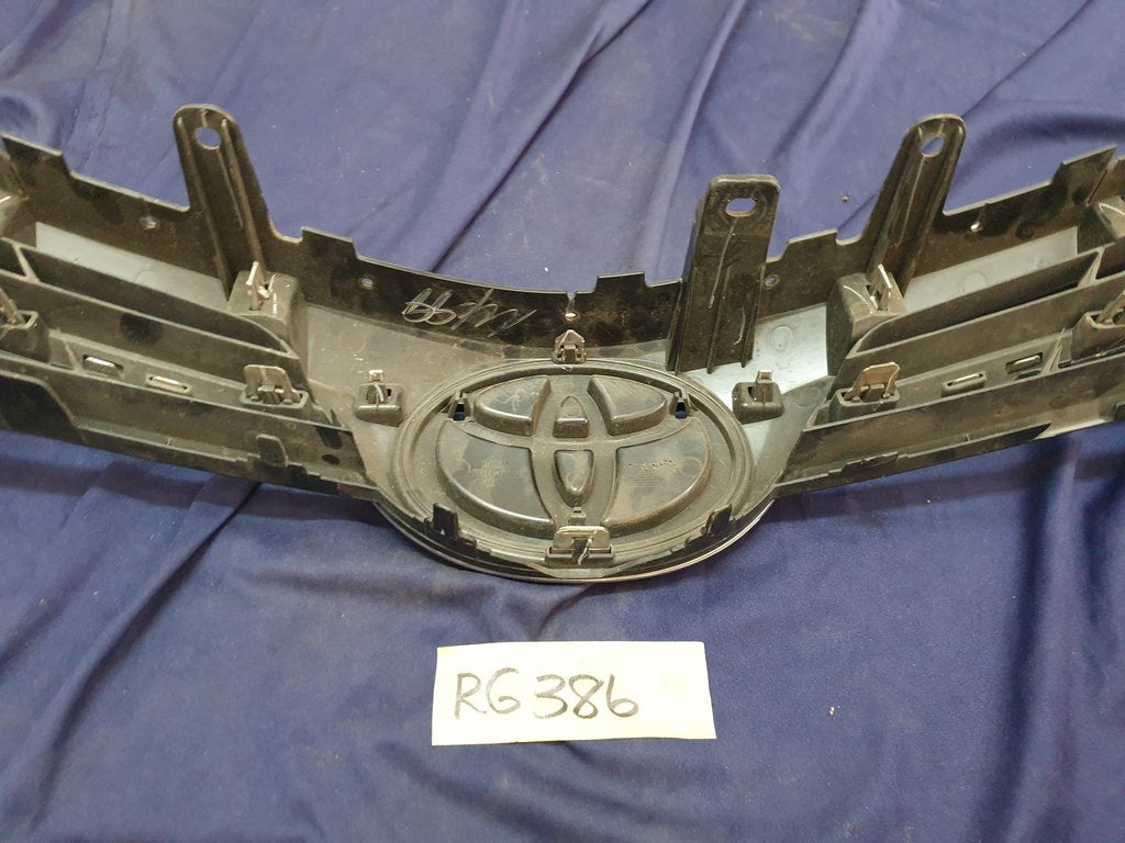 Toyota Corolla Radiator Grille - Wear and Tear