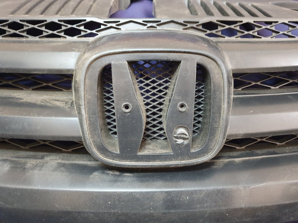 Honda Aftermarket Ballad Radiator Grille - Light Wear and Tear