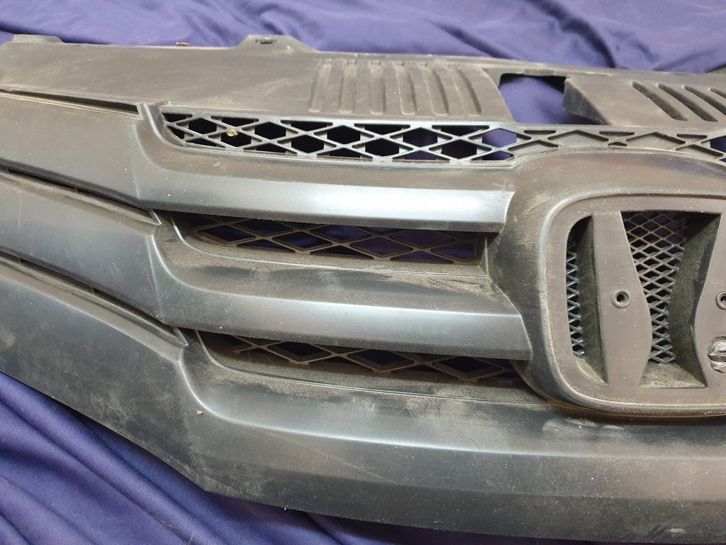 Honda Aftermarket Ballad Radiator Grille - Light Wear and Tear