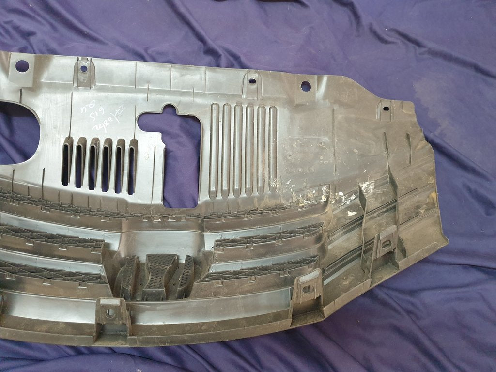 Honda Aftermarket Ballad Radiator Grille - Light Wear and Tear