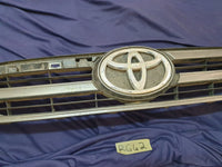 Toyota Hilux Radiator Grille - Wear and Tear, Missing trim