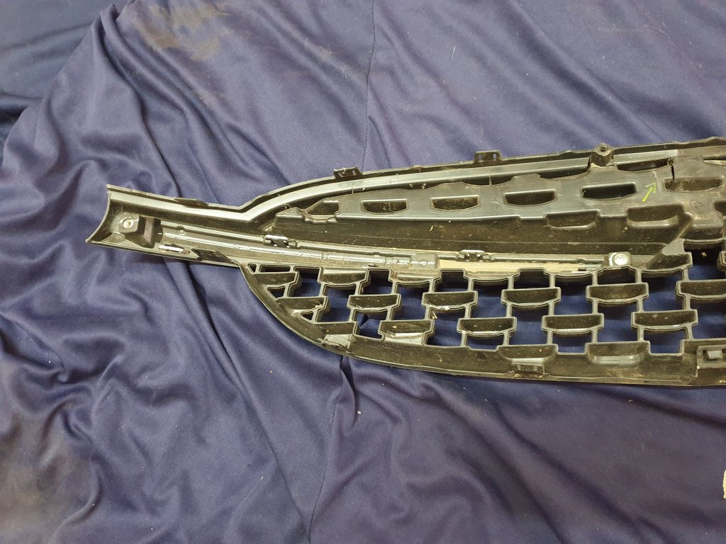 Suzuki Celerio Radiator Grille - Wear and Tear, Huge dent
