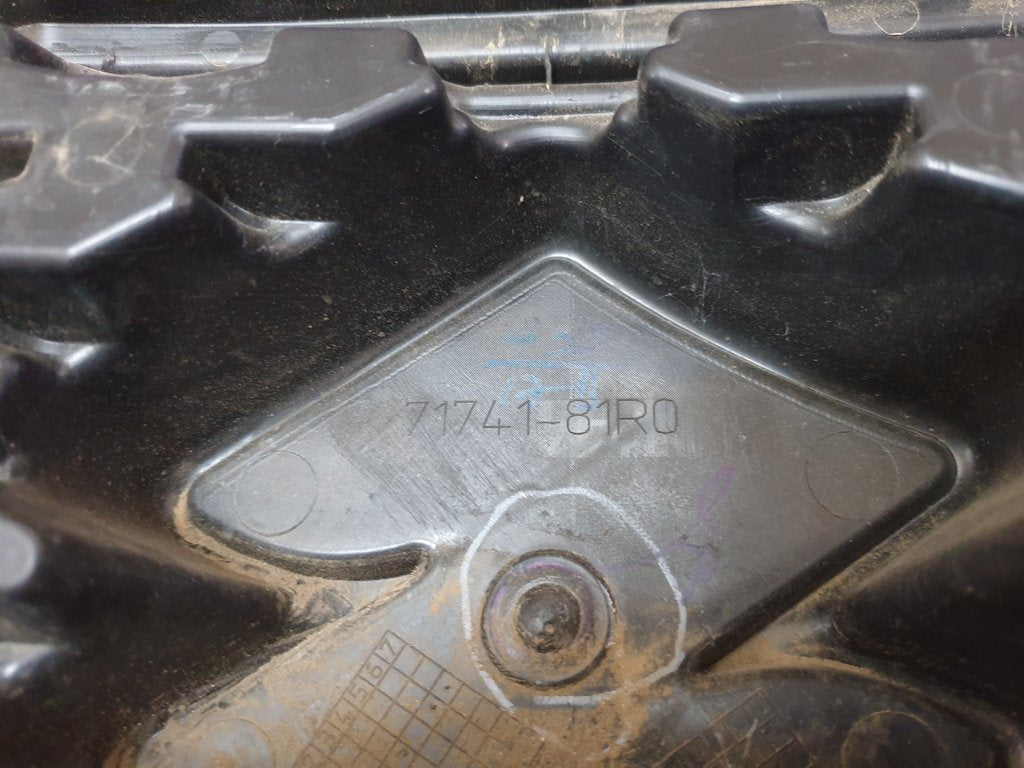 Suzuki Celerio Radiator Grille - Wear and Tear, Huge dent