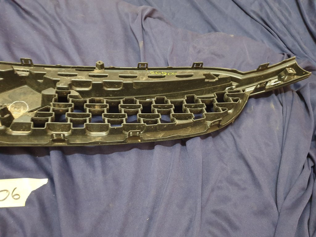 Suzuki Celerio Radiator Grille - Wear and Tear, Huge dent