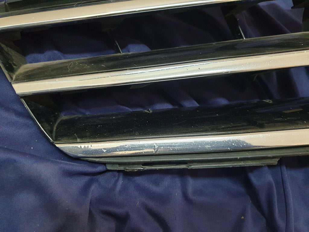 Mercedes-Benz C-Class W204 Radiator Grille - Wear and Tear, Pitted and Broken Chrome