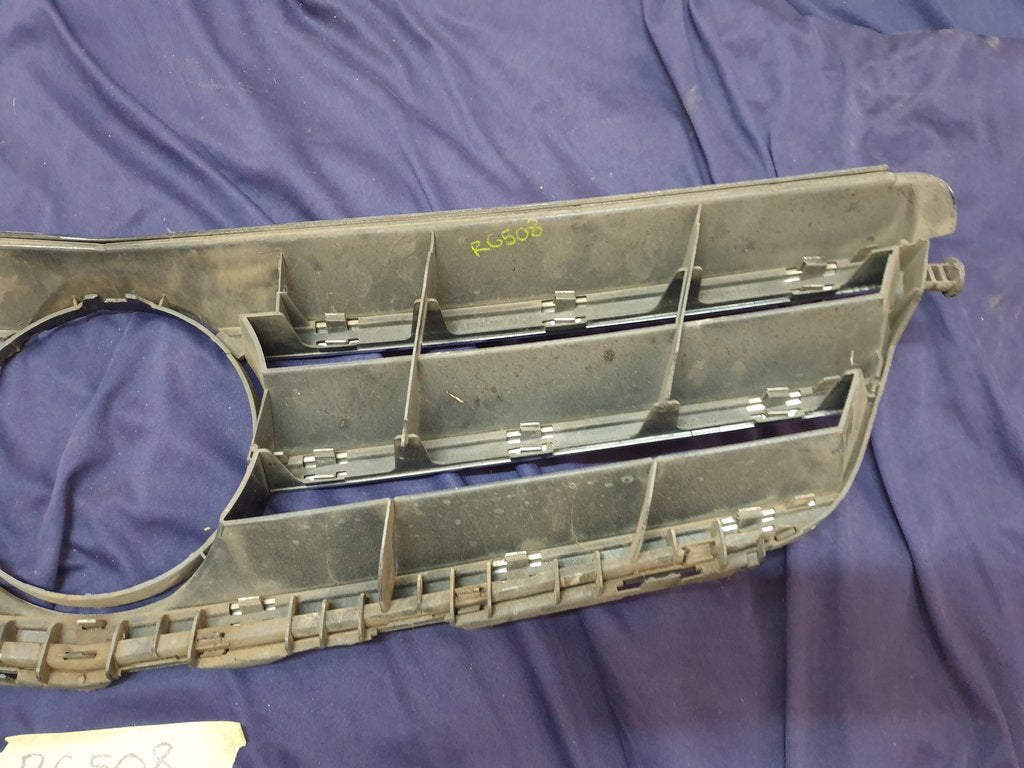 Mercedes-Benz C-Class W204 Radiator Grille - Wear and Tear, Pitted and Broken Chrome
