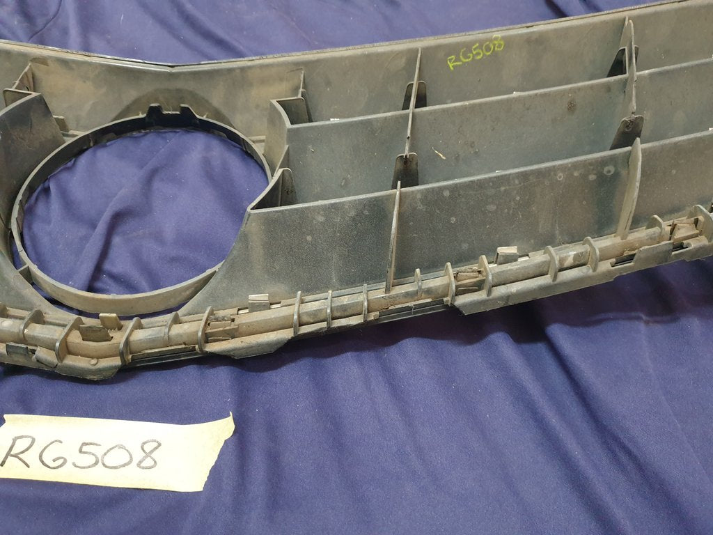 Mercedes-Benz C-Class W204 Radiator Grille - Wear and Tear, Pitted and Broken Chrome