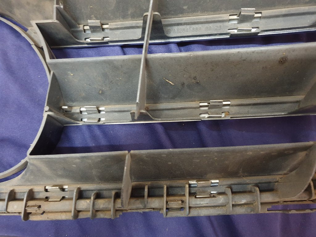 Mercedes-Benz C-Class W204 Radiator Grille - Wear and Tear, Pitted and Broken Chrome