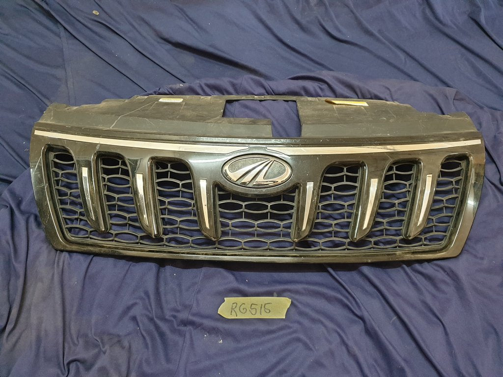Mahindra XUV500 Radiator Grille - Wear and Tear, Clip/s broken