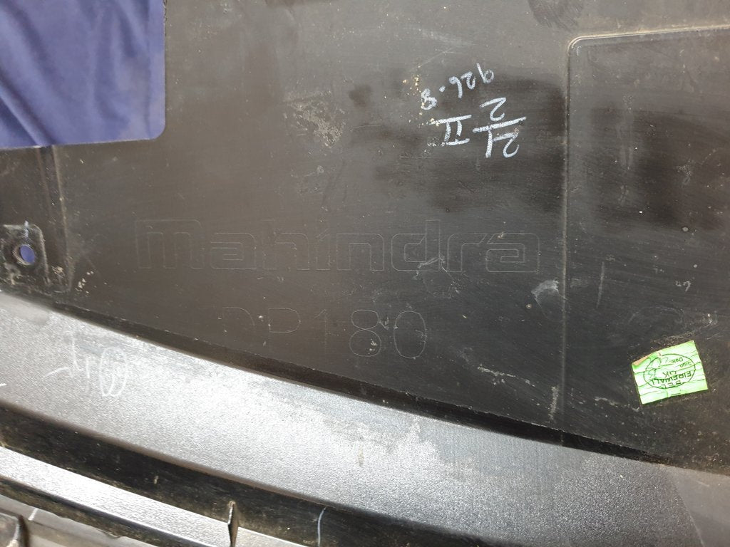 Mahindra XUV500 Radiator Grille - Wear and Tear, Clip/s broken