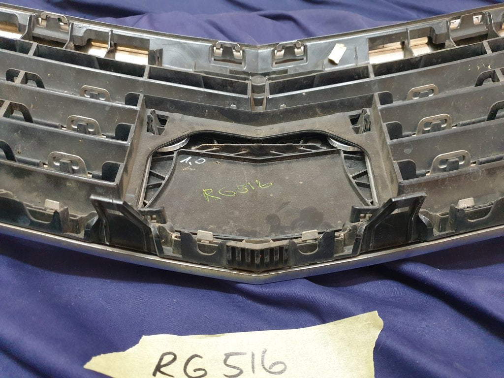 Mercedes-Benz E-Class W212 Radiator Grille - Scuffs, Chrome peeling