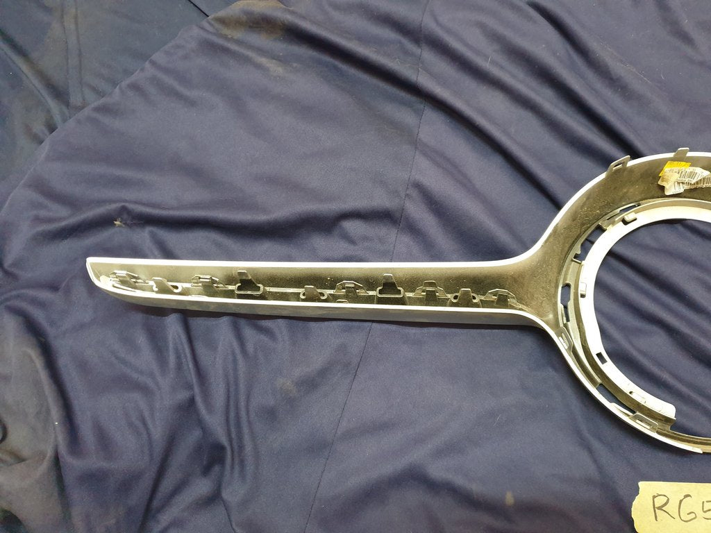 Mercedes-Benz V-Class W447 Radiator Grille Cover - Light Wear and Tear