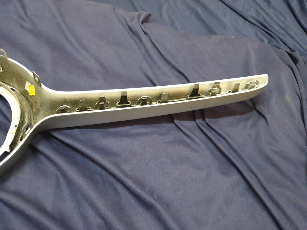 Mercedes-Benz V-Class W447 Radiator Grille Cover - Light Wear and Tear