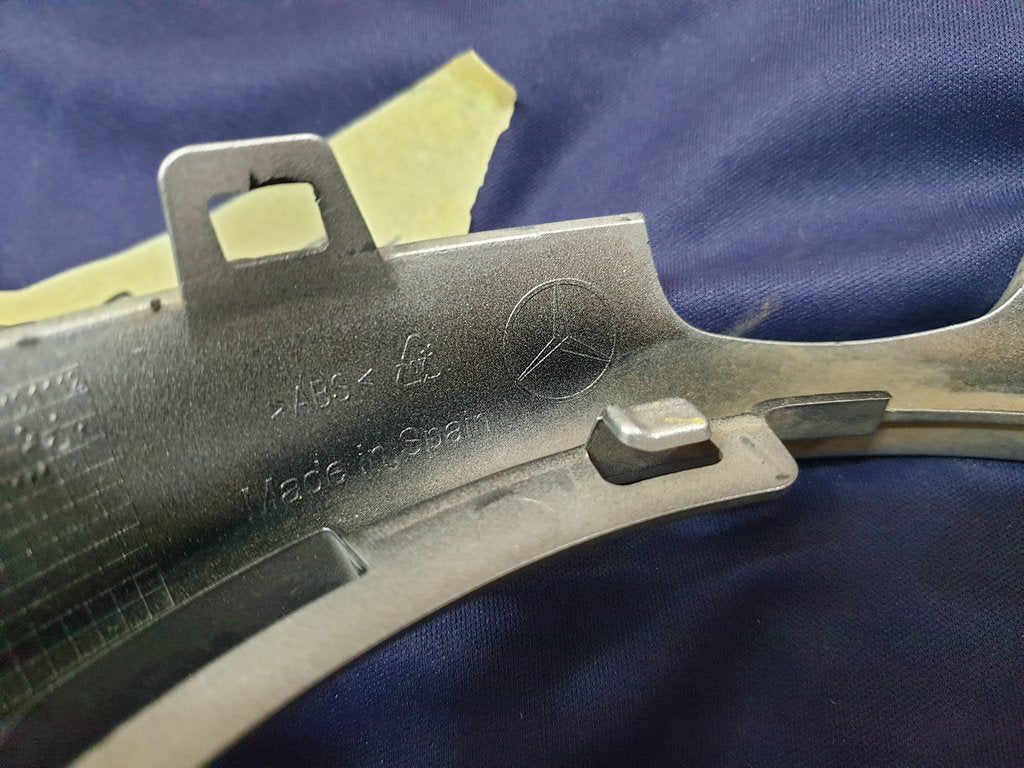 Mercedes-Benz V-Class W447 Radiator Grille Cover - Light Wear and Tear