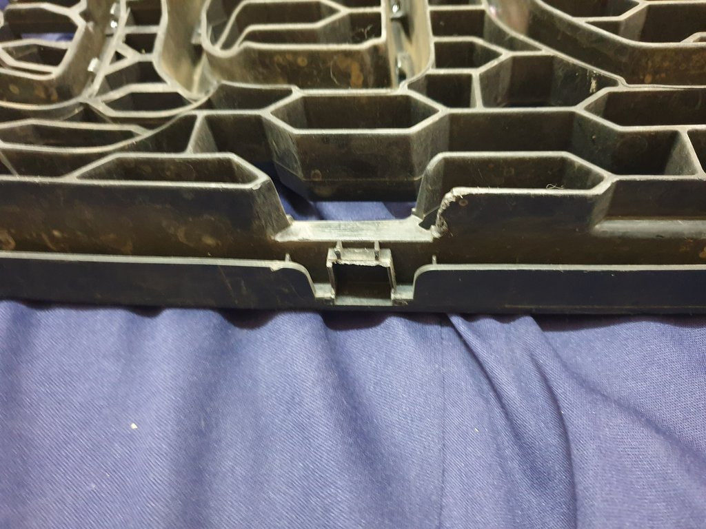 Mahindra Scorpio Radiator Grille - Wear and Tear