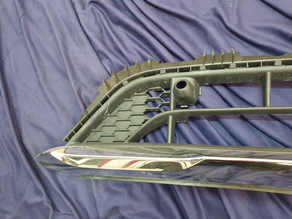 Mercedes-Benz GLB X247 Front Bumper Lower Grille