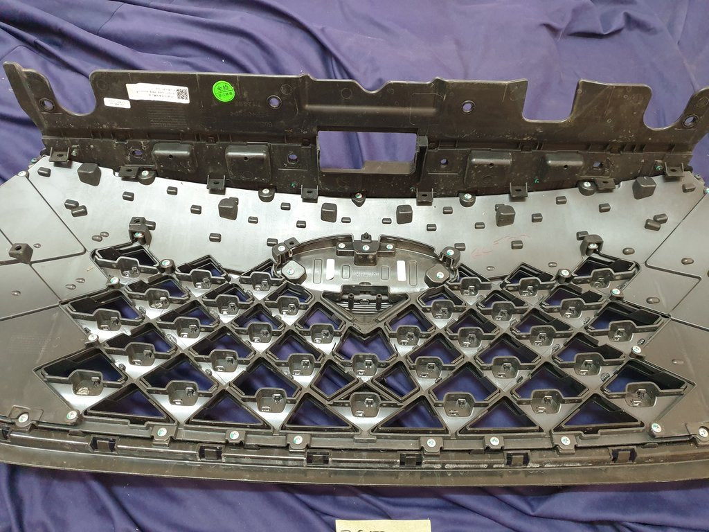 Chery Tiggo 4 Pro Radiator Grille - Light Wear and Tear