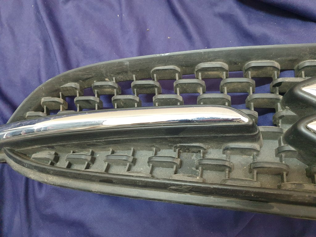 Suzuki Celerio Radiator Grille - Wear and Tear