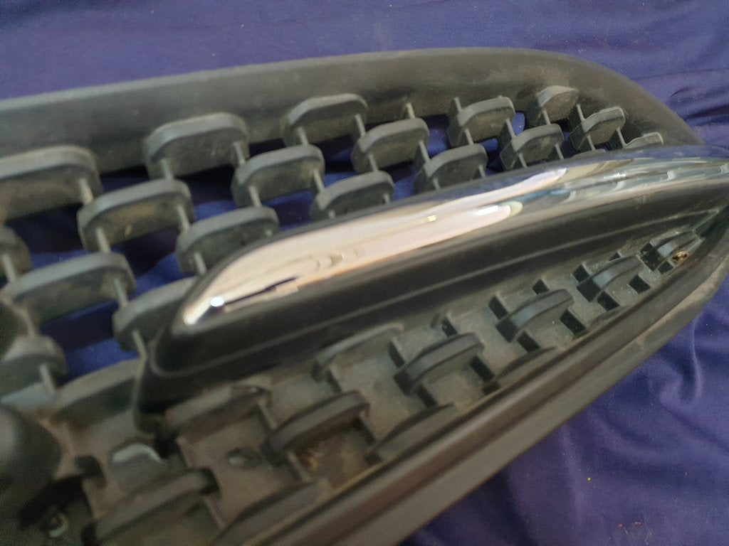 Suzuki Celerio Radiator Grille - Wear and Tear