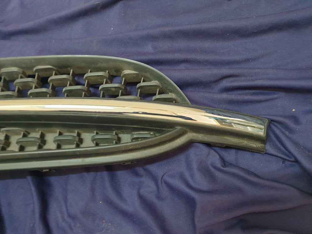 Suzuki Celerio Radiator Grille - Wear and Tear