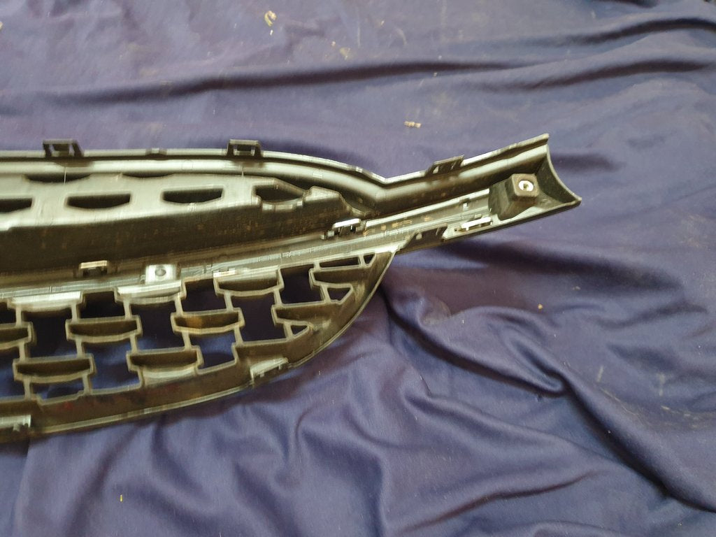 Suzuki Celerio Radiator Grille - Wear and Tear