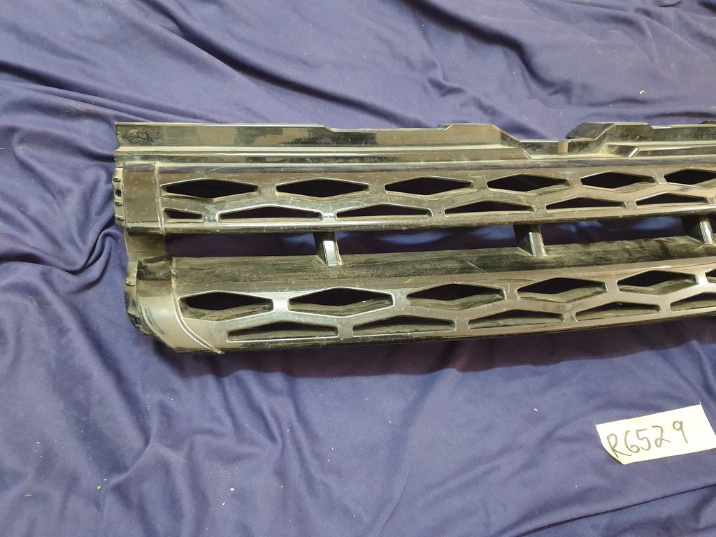 Land Rover Range Rover Radiator Grille - Wear and Tear, Clip/s broken