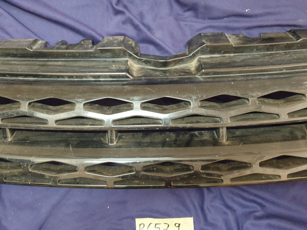 Land Rover Range Rover Radiator Grille - Wear and Tear, Clip/s broken