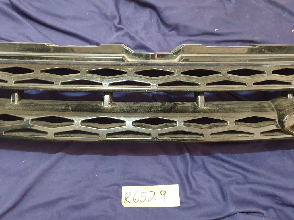 Land Rover Range Rover Radiator Grille - Wear and Tear, Clip/s broken