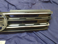 Volkswagen Tiguan II R-Line Radiator Grille - Wear and Tear