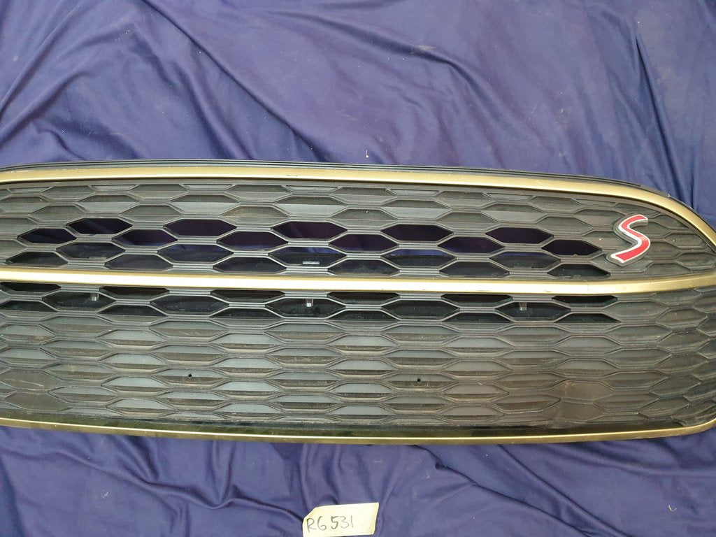 Original Used Mini Cooper S Sport F55 Radiator Grille - Wear and Tear, Trim broken