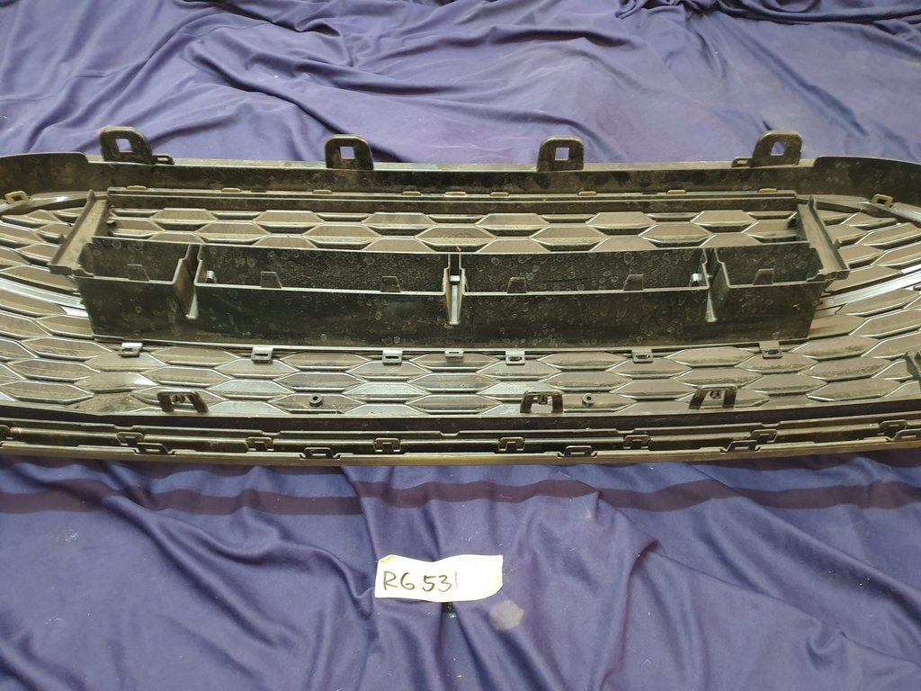 Original Used Mini Cooper S Sport F55 Radiator Grille - Wear and Tear, Trim broken