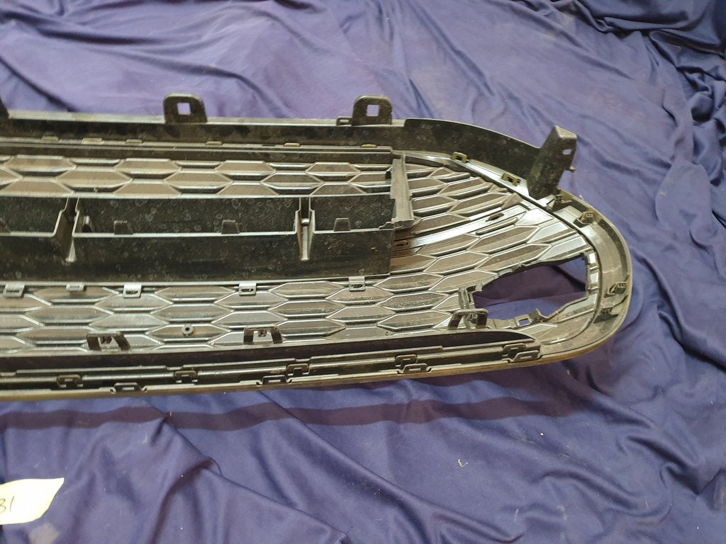 Original Used Mini Cooper S Sport F55 Radiator Grille - Wear and Tear, Trim broken