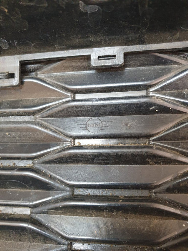 Original Used Mini Cooper S Sport F55 Radiator Grille - Wear and Tear, Trim broken