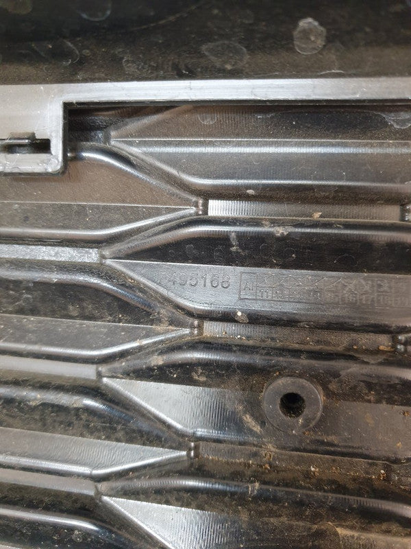 Original Used Mini Cooper S Sport F55 Radiator Grille - Wear and Tear, Trim broken