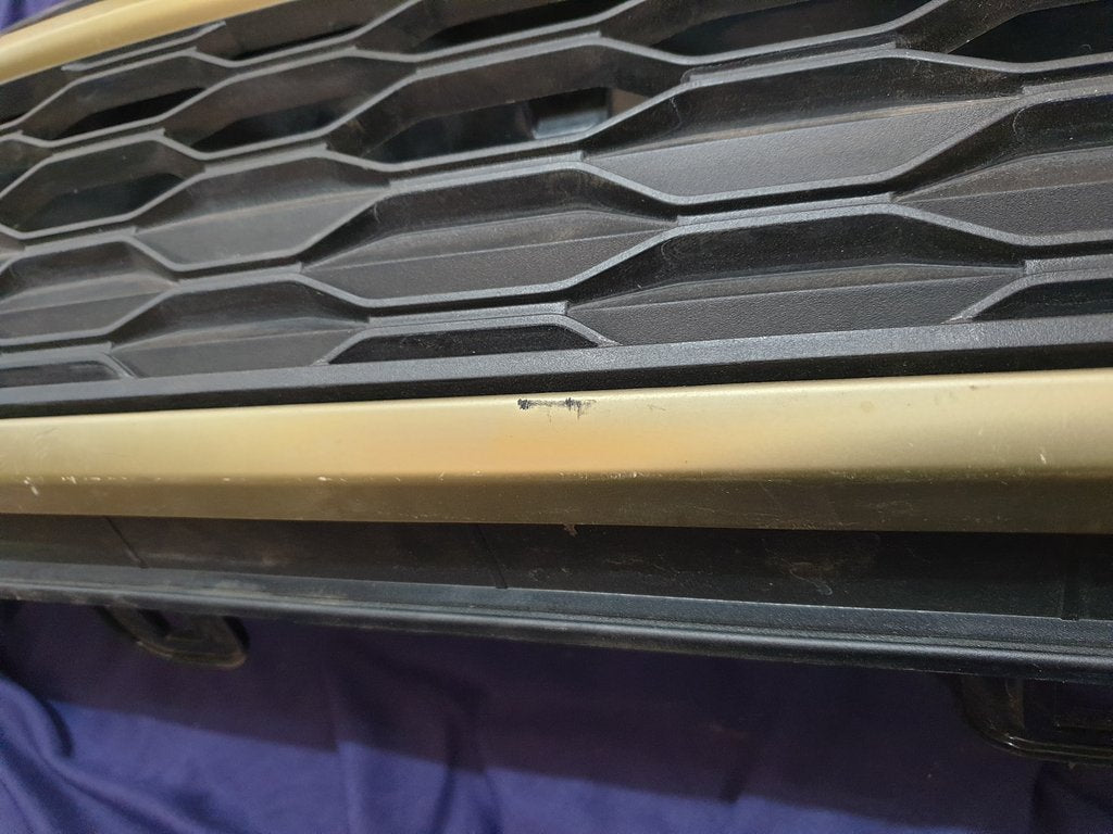 Original Used Mini Cooper S Sport F55 Radiator Grille - Wear and Tear, Trim broken