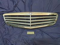 Mercedes-Benz C-Class W204 Radiator Grille - Wear and Tear, Pitted Chrome, Clip/s broken