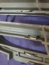 Mercedes-Benz C-Class W204 Radiator Grille - Wear and Tear, Pitted Chrome, Clip/s broken