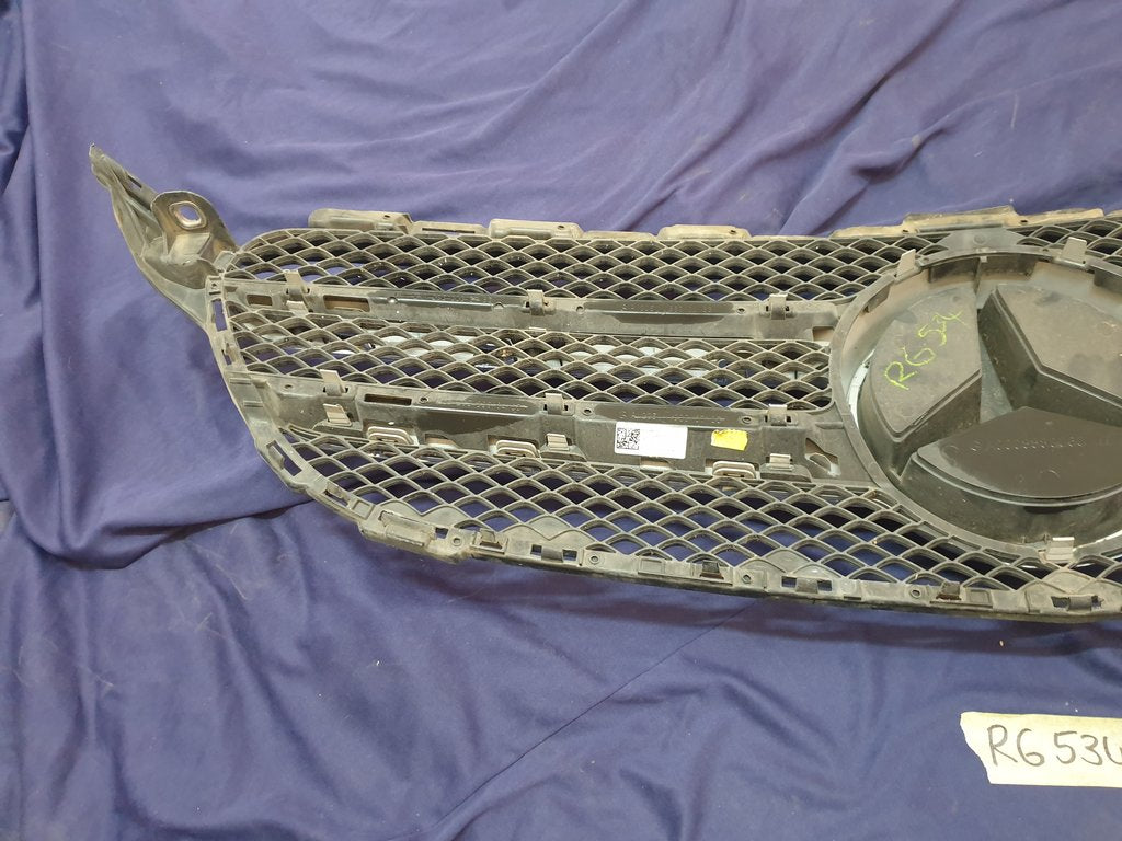 Mercedes-Benz C-Class W205 Radiator Grille - Acid Damage to Chromes and Cover