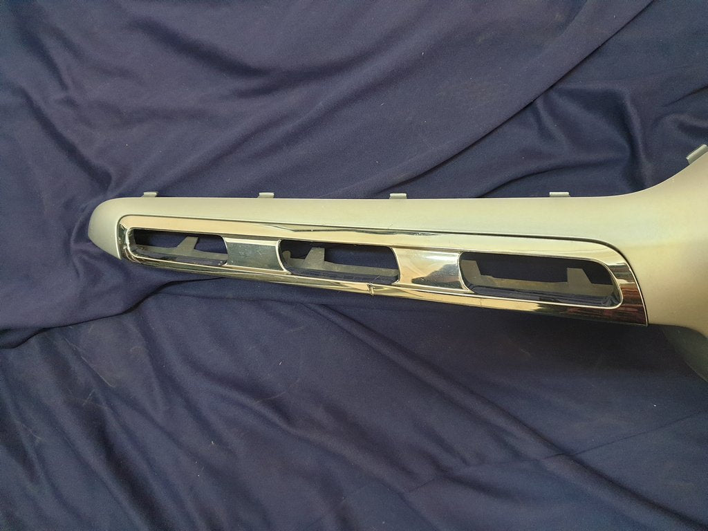 Mercedes-Benz GLA H247 Radiator Grille Cover - One Chrome Missing and Other Chrome Broken